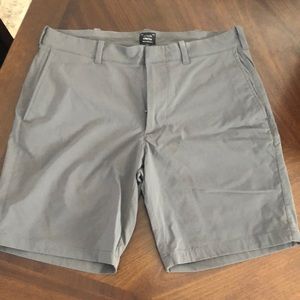 Men’s gray J Crew 9 inch inseam stretch shorts